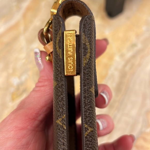 Louis Vuitton Monogram Etui TelePhone International PM - Picture 3 of 8